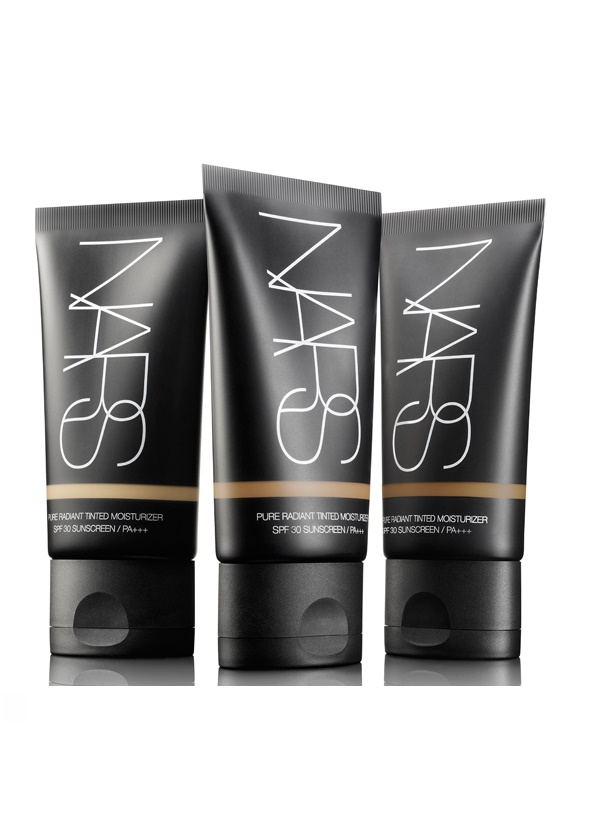 Увлажняющий тональный крем Nars с эффектом сияния